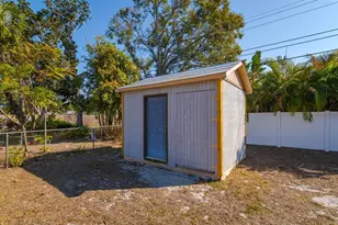 1901 Winchester Rd N, Saint Petersburg, FL 33710 - Photo 34