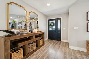 11313 Carrollwood Estates Dr, Tampa, FL 33618 - Photo 8