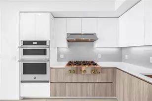 400 Central Ave, Saint Petersburg, FL 33701 - Photo 12