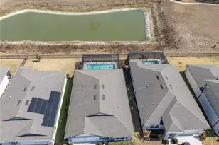 6462 Bradford Woods Dr, Zephyrhills, FL 33542 - Photo 2