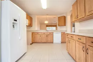 2308 Emerald Lake Dr, Sun City Center, FL 33573 - Photo 18