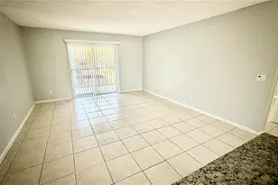 2840 Somerset Park Dr, Tampa, FL 33613 - Photo 10