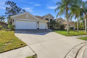 328 Liam Ave, Tarpon Springs, FL 34689 - Photo 2