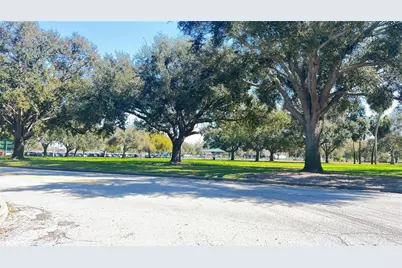 2847 Park Street N, Saint Petersburg, FL 33710 - Photo 12