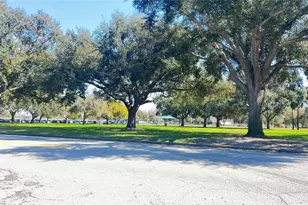 2847 Park St N, Saint Petersburg, FL 33710 - Photo 12