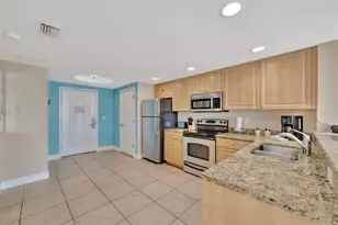 11605 Gulf Blvd, Treasure Island, FL 33706 - Photo 12