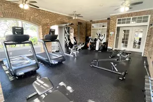 10200 Gandy Blvd N, Saint Petersburg, FL 33702 - Photo 14