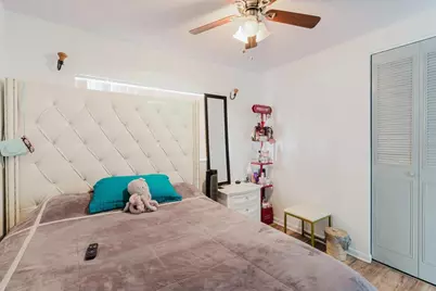 7008 Mintwood Court, Tampa, FL 33615 - Photo 16