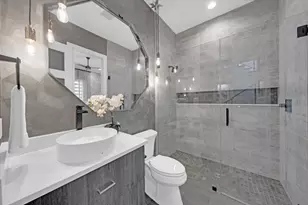 419 Bayview Dr NE, Saint Petersburg, FL 33704 - Photo 50