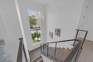 419 Bayview Dr NE, Saint Petersburg, FL 33704 - Photo 26