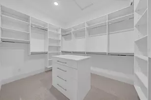 419 Bayview Dr NE, Saint Petersburg, FL 33704 - Photo 36