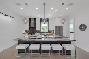 419 Bayview Dr NE, Saint Petersburg, FL 33704 - Photo 18