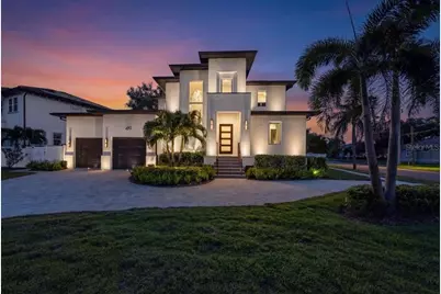 419 Bayview Drive NE, Saint Petersburg, FL 33704 - Photo 1