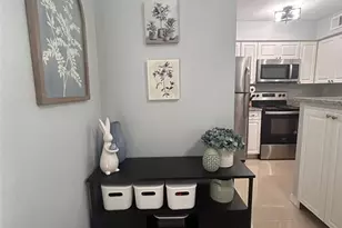 8766 Mallard Reserve Dr, Tampa, FL 33614 - Photo 12