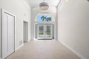 24 Dolphin Dr, Treasure Island, FL 33706 - Photo 14