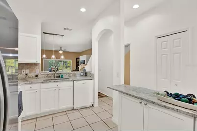 11162 Kapok Grand Circle, Madeira Beach, FL 33708 - Photo 4