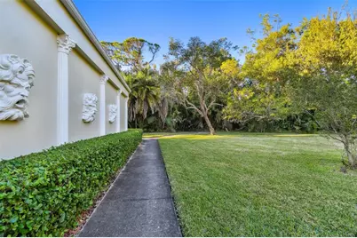 11162 Kapok Grand Circle, Madeira Beach, FL 33708 - Photo 34