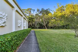 11162 Kapok Grand Cir, Madeira Beach, FL 33708 - Photo 34