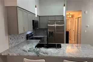 701 Mirror Lake Dr N, Saint Petersburg, FL 33701 - Photo 16