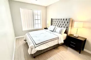 701 Mirror Lake Dr N, Saint Petersburg, FL 33701 - Photo 40