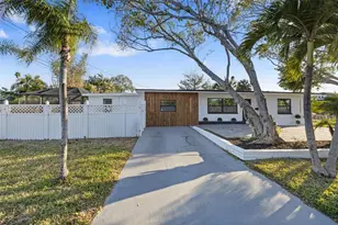 1600 Connecticut Ave NE, Saint Petersburg, FL 33703 - Photo 1