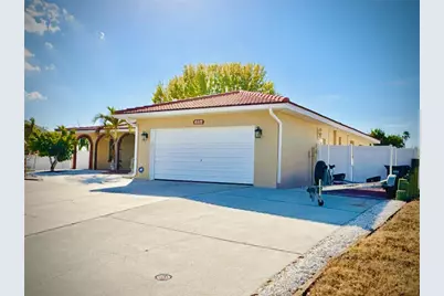 6512 Manila Palm Way, Apollo Beach, FL 33572 - Photo 4