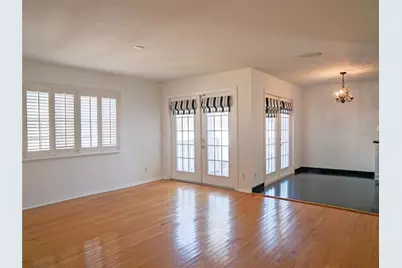 325 17th Avenue NE, Saint Petersburg, FL 33704 - Photo 8