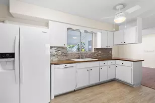 703 Torrey Pines Ave, Sun City Center, FL 33573 - Photo 10