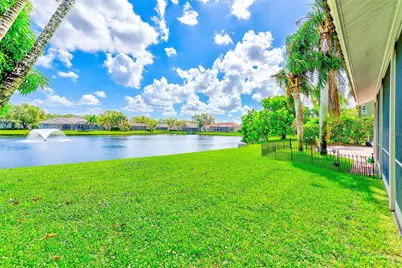 7462 Watersilk Drive N, Pinellas Park, FL 33782 - Photo 6