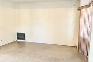 2612 68th Ave N, Saint Petersburg, FL 33702 - Photo 2