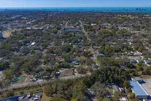 370 3rd St NW, Largo, FL 33770 - Photo 22