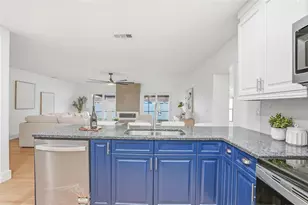 14964 Old Pointe Rd, Tampa, FL 33613 - Photo 8