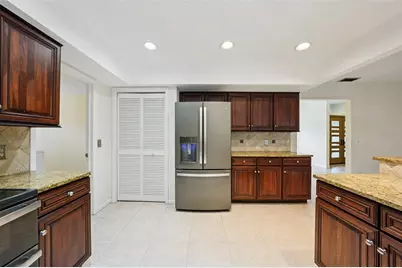 1604 Palace Court, Valrico, FL 33594 - Photo 22