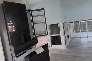 6019 Venetian Blvd NE, Saint Petersburg, FL 33703 - Photo 8