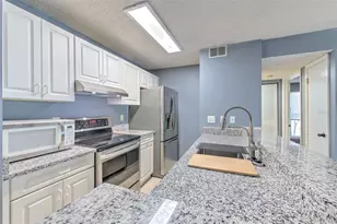 10028 Strafford Oak Ct, Tampa, FL 33624 - Photo 8