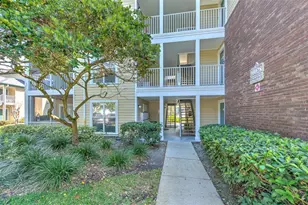 10028 Strafford Oak Ct, Tampa, FL 33624 - Photo 2