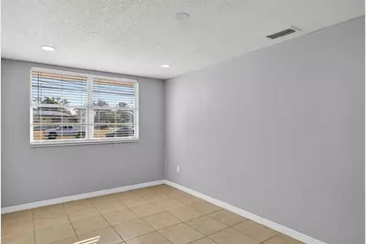 6004 Axelrod Road, Tampa, FL 33634 - Photo 12