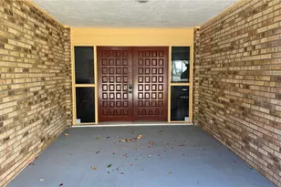 2890 Armadillo Dr, Palm Harbor, FL 34683 - Photo 2