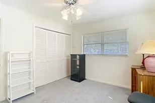 11328 N Oakleaf Ave, Tampa, FL 33612 - Photo 22