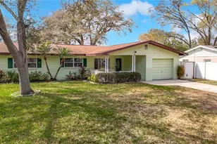 11328 N Oakleaf Ave, Tampa, FL 33612 - Photo 2