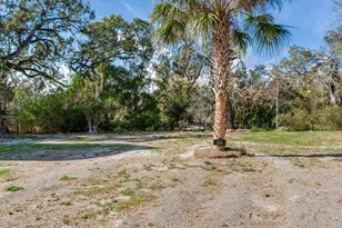 1214 E Park Cir, Tampa, FL 33604 - Photo 1