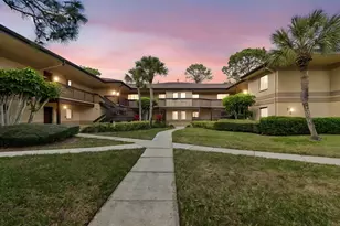 2679 Sabal Springs Cir, Clearwater, FL 33761 - Photo 2