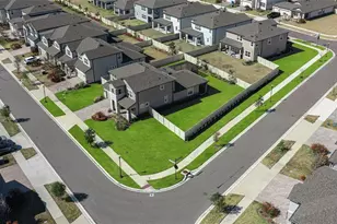 33287 Sycamore Leaf Dr, Wesley Chapel, FL 33545 - Photo 2