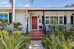1529 12th St N, Saint Petersburg, FL 33704 - Photo 2