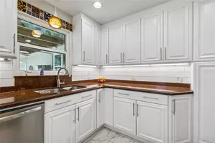 1529 12th St N, Saint Petersburg, FL 33704 - Photo 14