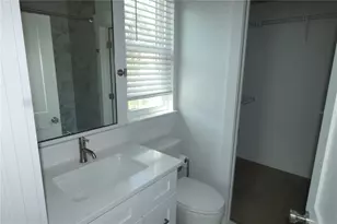 2717 14th St N, Saint Petersburg, FL 33704 - Photo 8