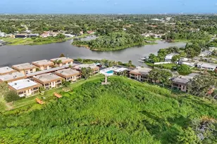 10192 Seminole Island Dr, Largo, FL 33773 - Photo 32