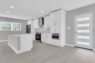 4107 Miller Dr, Saint Pete Beach, FL 33706 - Photo 4