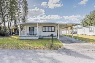 511 Lazy Lake Dr W, Lakeland, FL 33801 - Photo 2