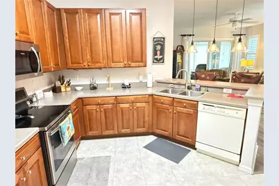 2052 Inverness Greens Drive, Sun City Center, FL 33573 - Photo 14